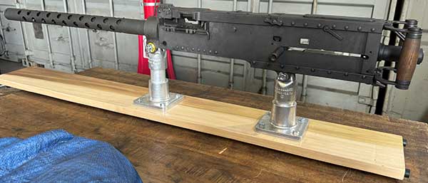 gun on the bench, looks normal on this side.